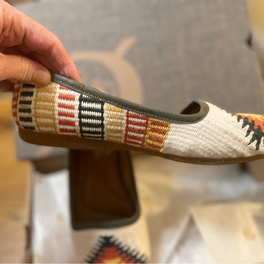 Born Women’s Ivory Embroidered Kilim Loafers - Picture 5 of 6
